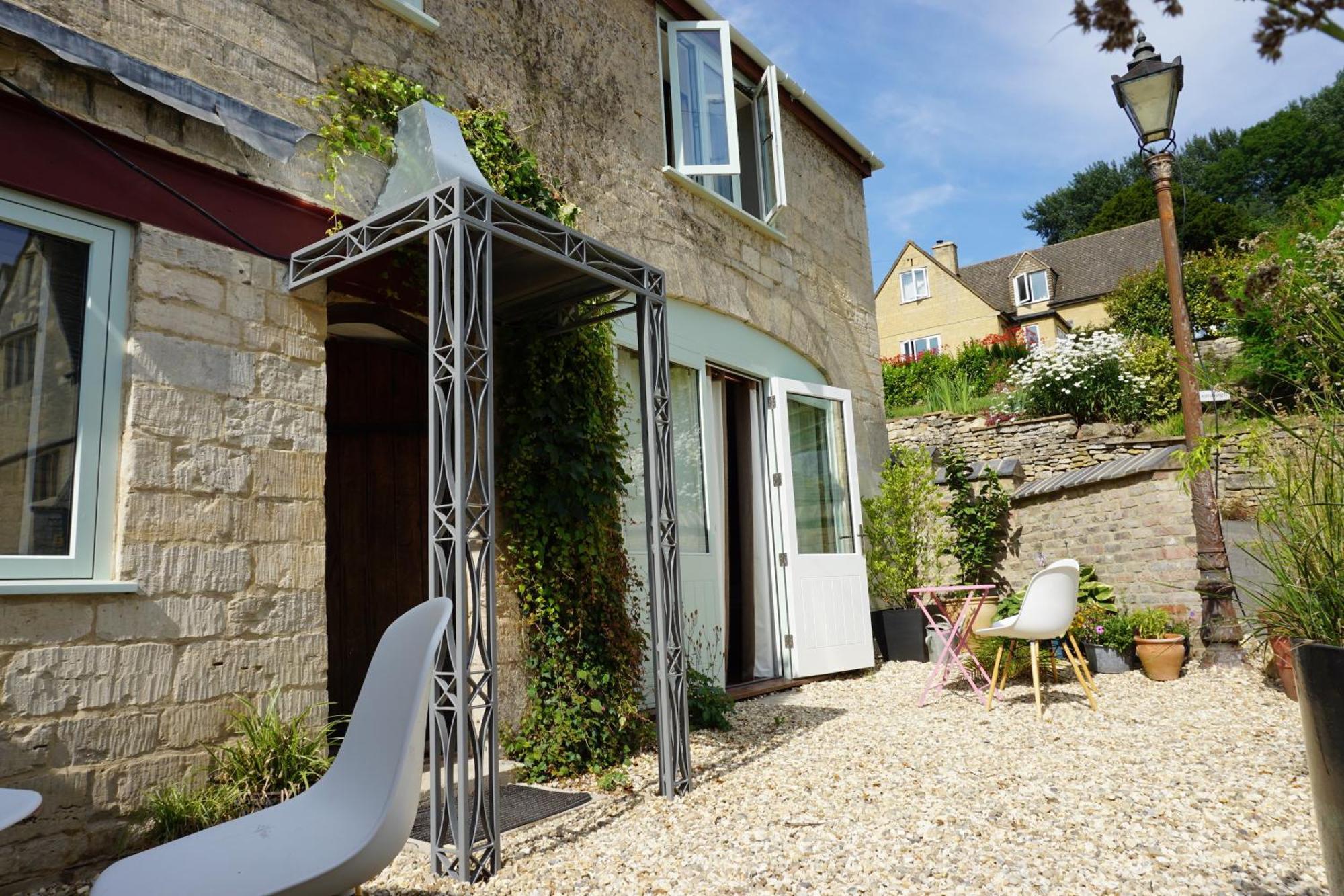 Апартаменты The Coach House And The Stable Woodchester Экстерьер фото
